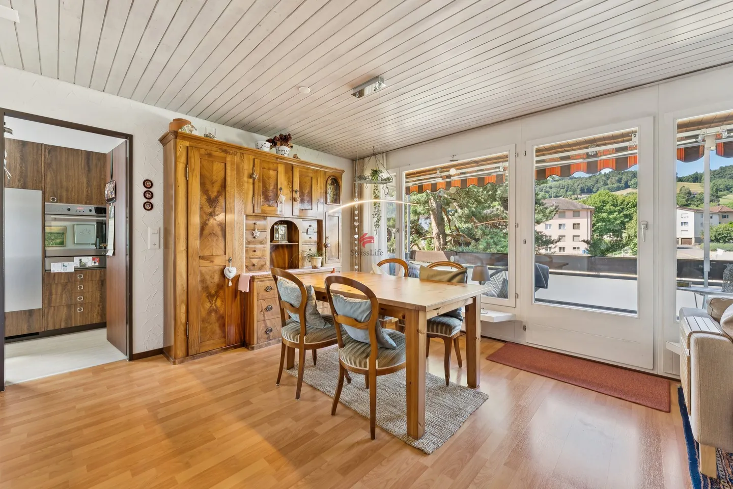 Appartamento 4.5 camere ben tenuto in un quartiere tranquillo - Foto 2 di 15