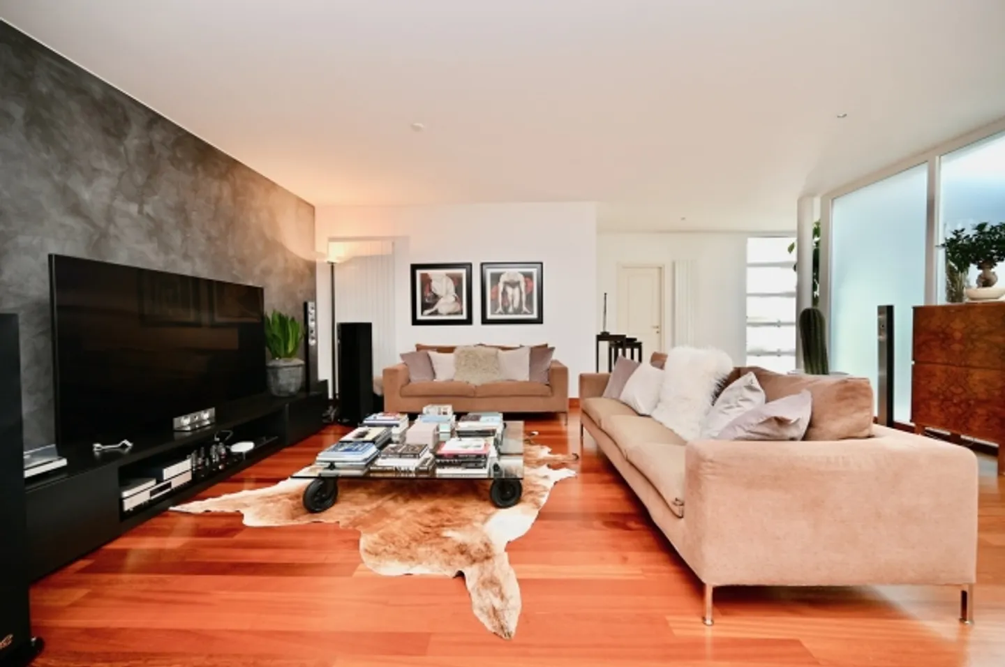 Magnificent luxury villa with panoramic mountain views - Photo 7 of 20