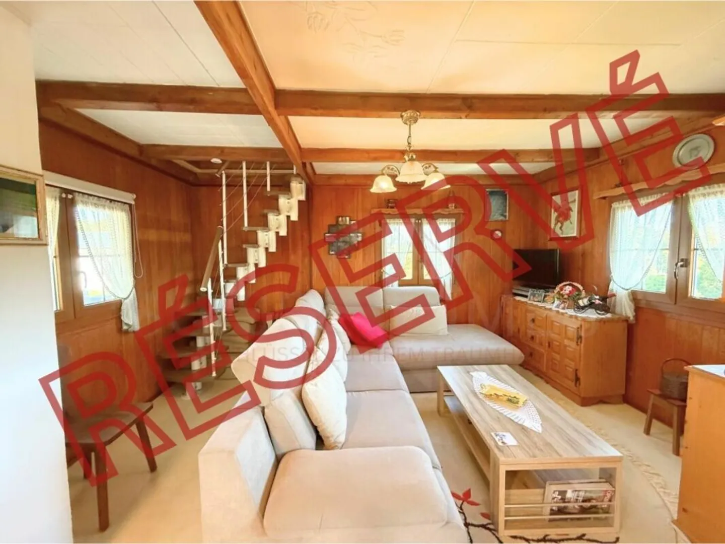 Affascinante casa unifamiliare a La Chaux-de-Fonds - fascino autentico, ristrutturazioni curate e comfort moderno - Foto 1 di 20