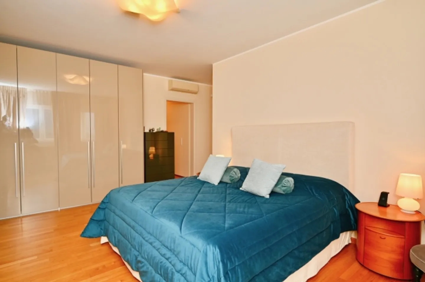 Magnificent luxury villa with panoramic mountain views - Photo 18 of 20