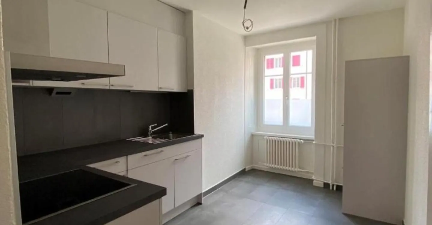 3 stanze al 2° piano vicino al centro città - Foto 7 di 12