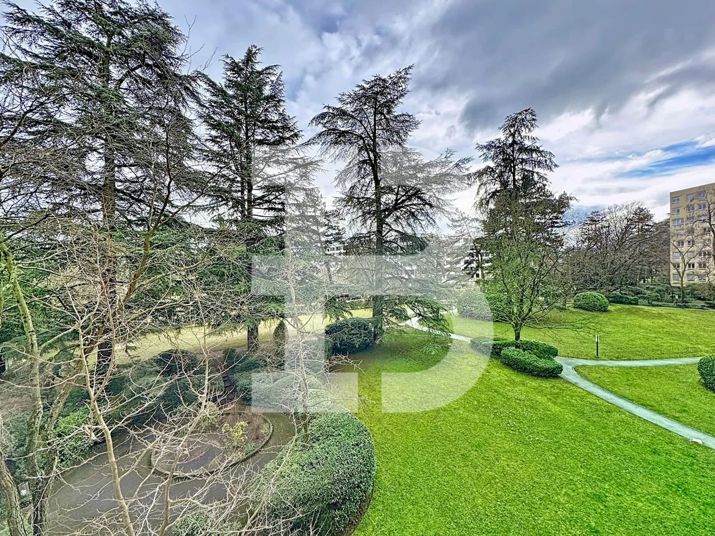 Wunderschöne 5-Zimmer-Wohnung mit atemberaubendem Blick - Foto 5 von 12