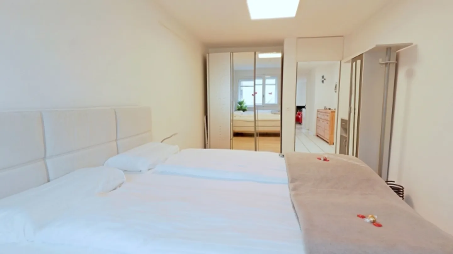 Ipsach  Stilvolle möblierte 2-Zimmer-Wohnung mit Wintergarten und See - Foto 7 von 10