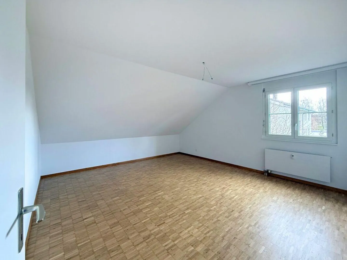 Appartamento attico attraente di 3,5 stanze con balcone - Foto 4 di 7