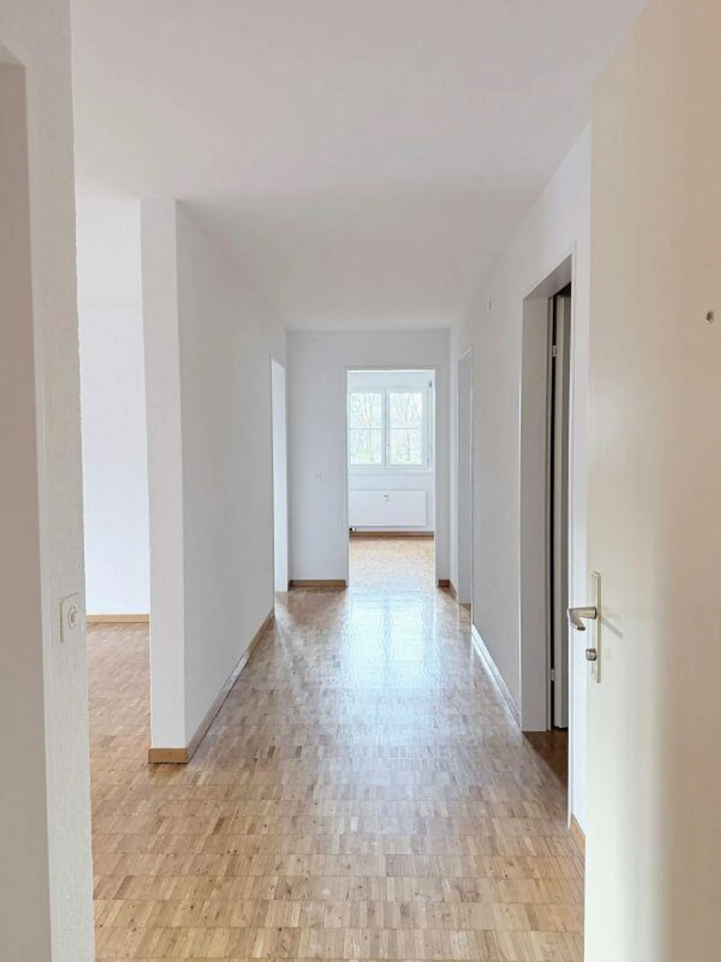 Appartamento attico attraente di 3,5 stanze con balcone - Foto 5 di 7