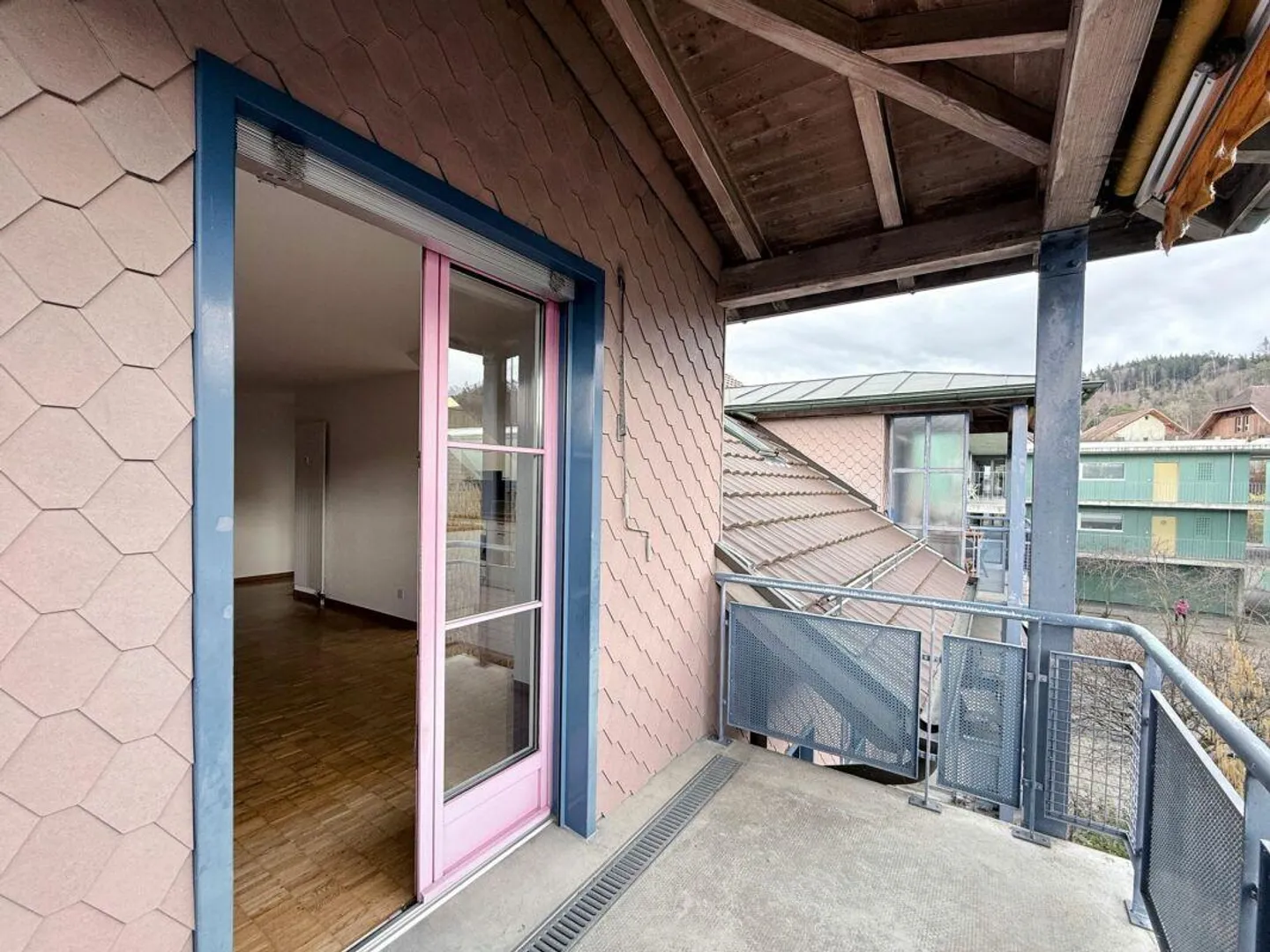 Appartamento attico attraente di 3,5 stanze con balcone - Foto 7 di 7