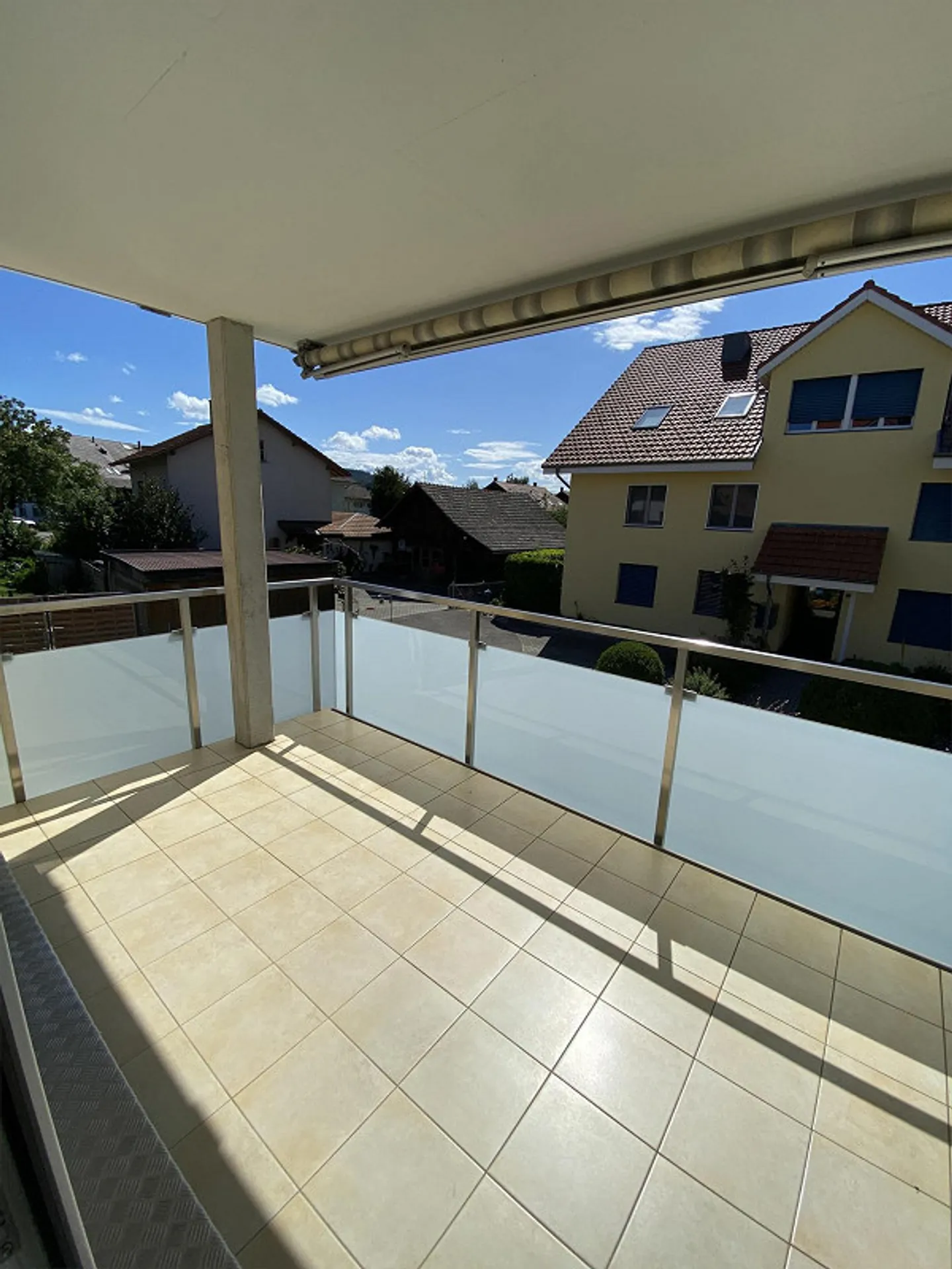 Appartamento luminoso con 4 stanze e grande balcone a Seedorf - Foto 12 di 20