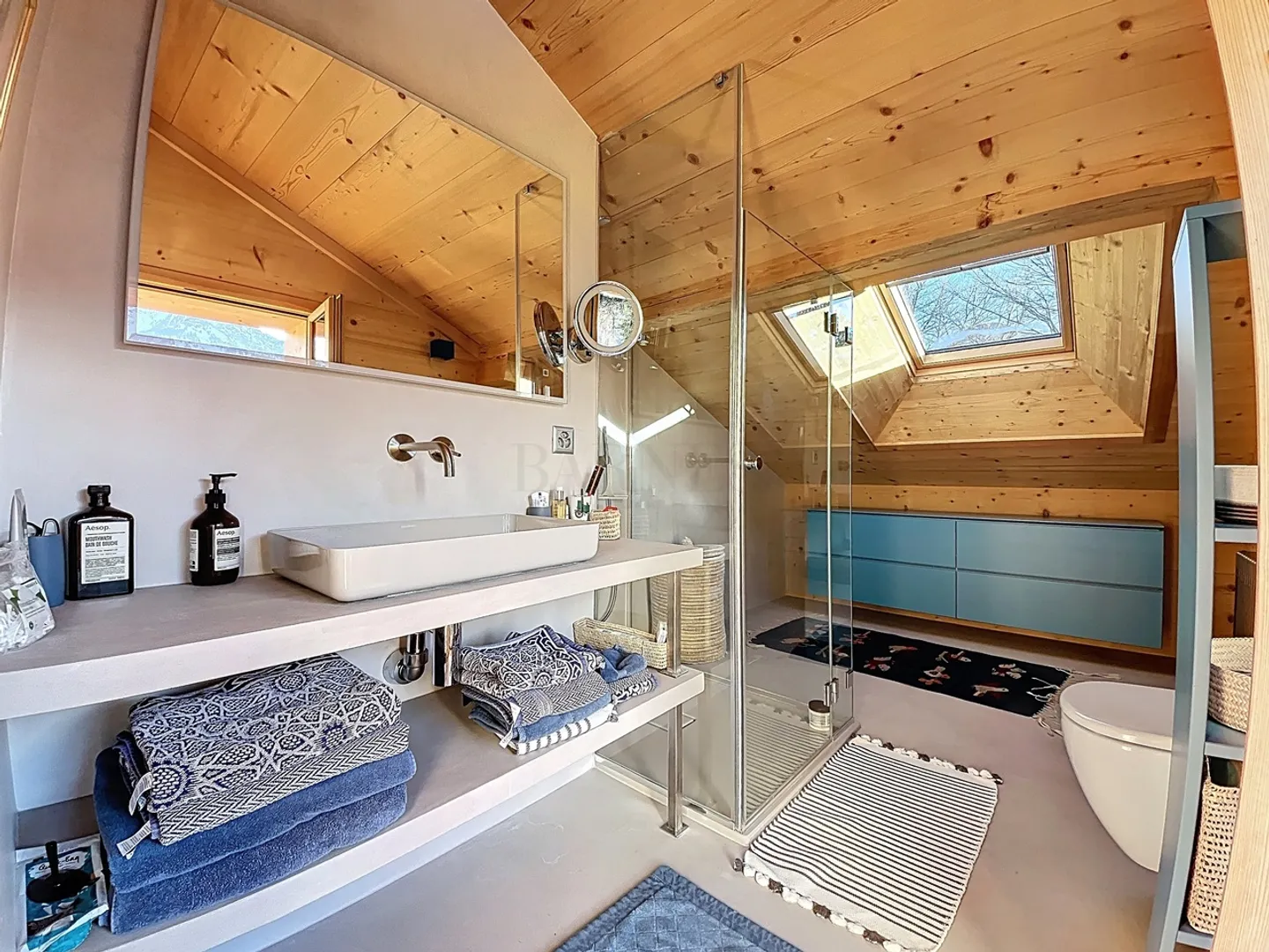 Chalet Magnifiquement Rénové - Photo 11 sur 16