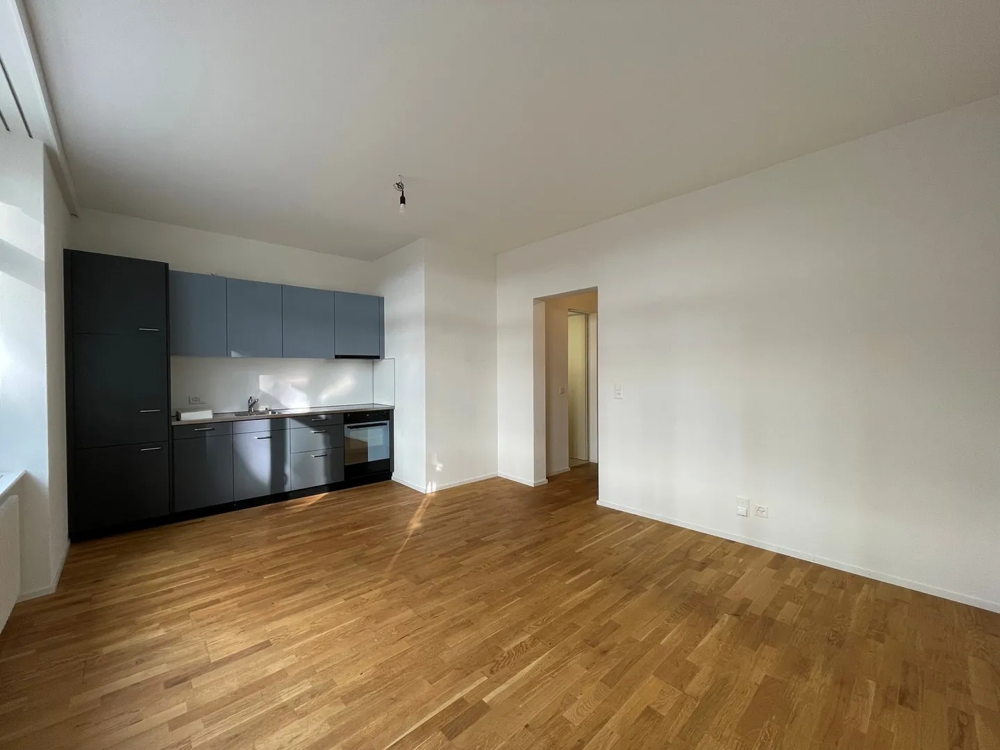 Central, urban, charming living in popular Zurich District 4 - Photo 1 of 9