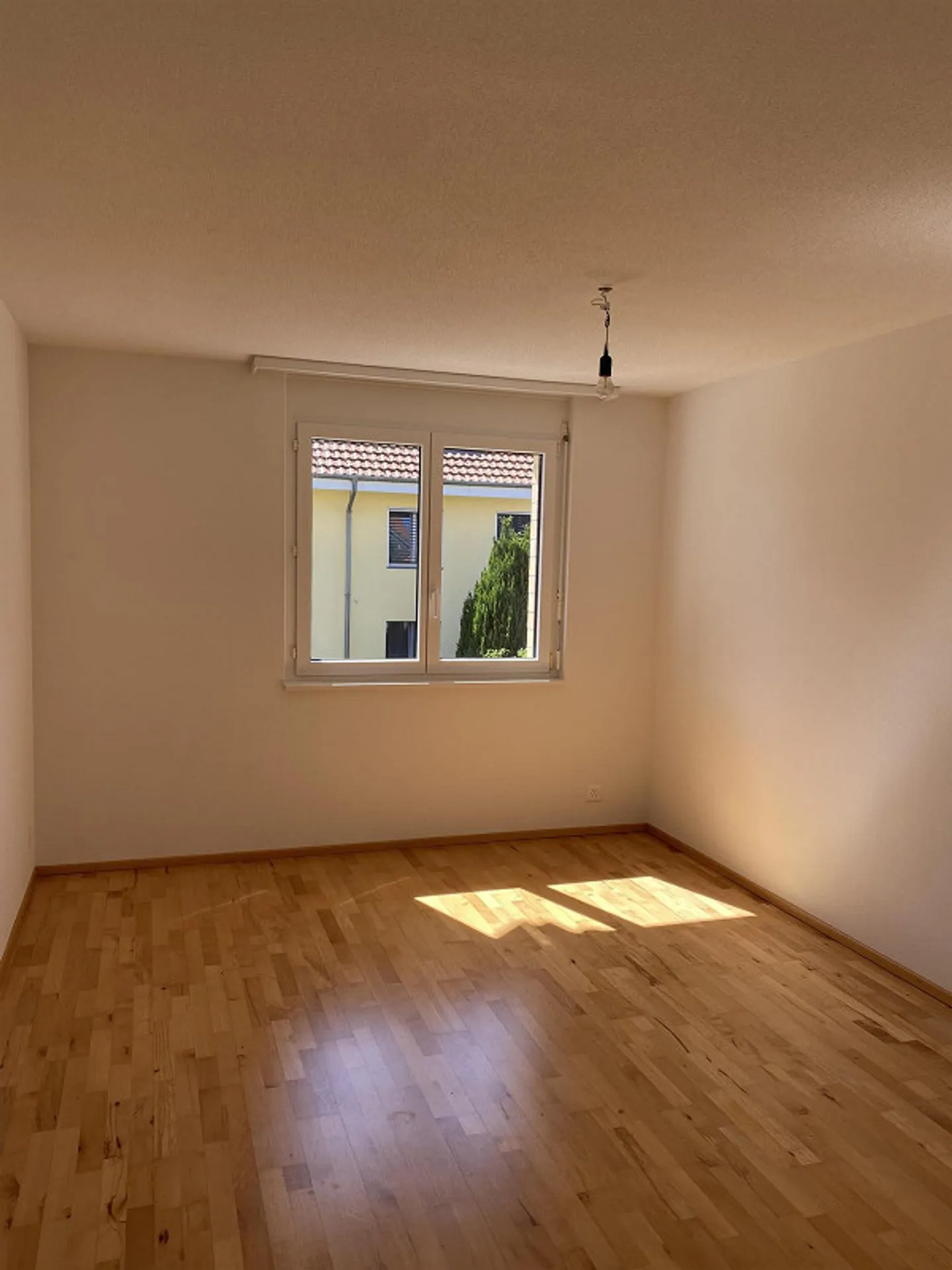 Appartamento luminoso con 4 stanze e grande balcone a Seedorf - Foto 17 di 20