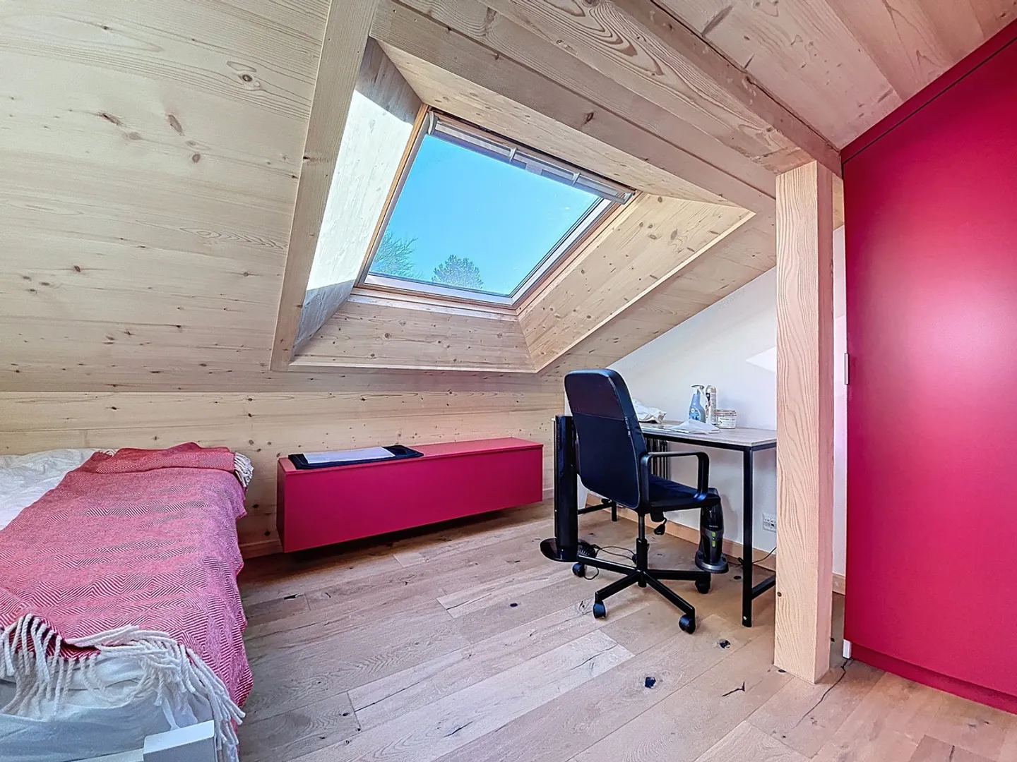 Chalet Magnifiquement Rénové - Photo 13 sur 16