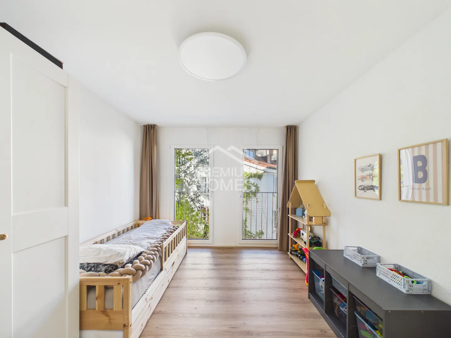 Modernes Apartment mit Balkon - Foto 8 von 13