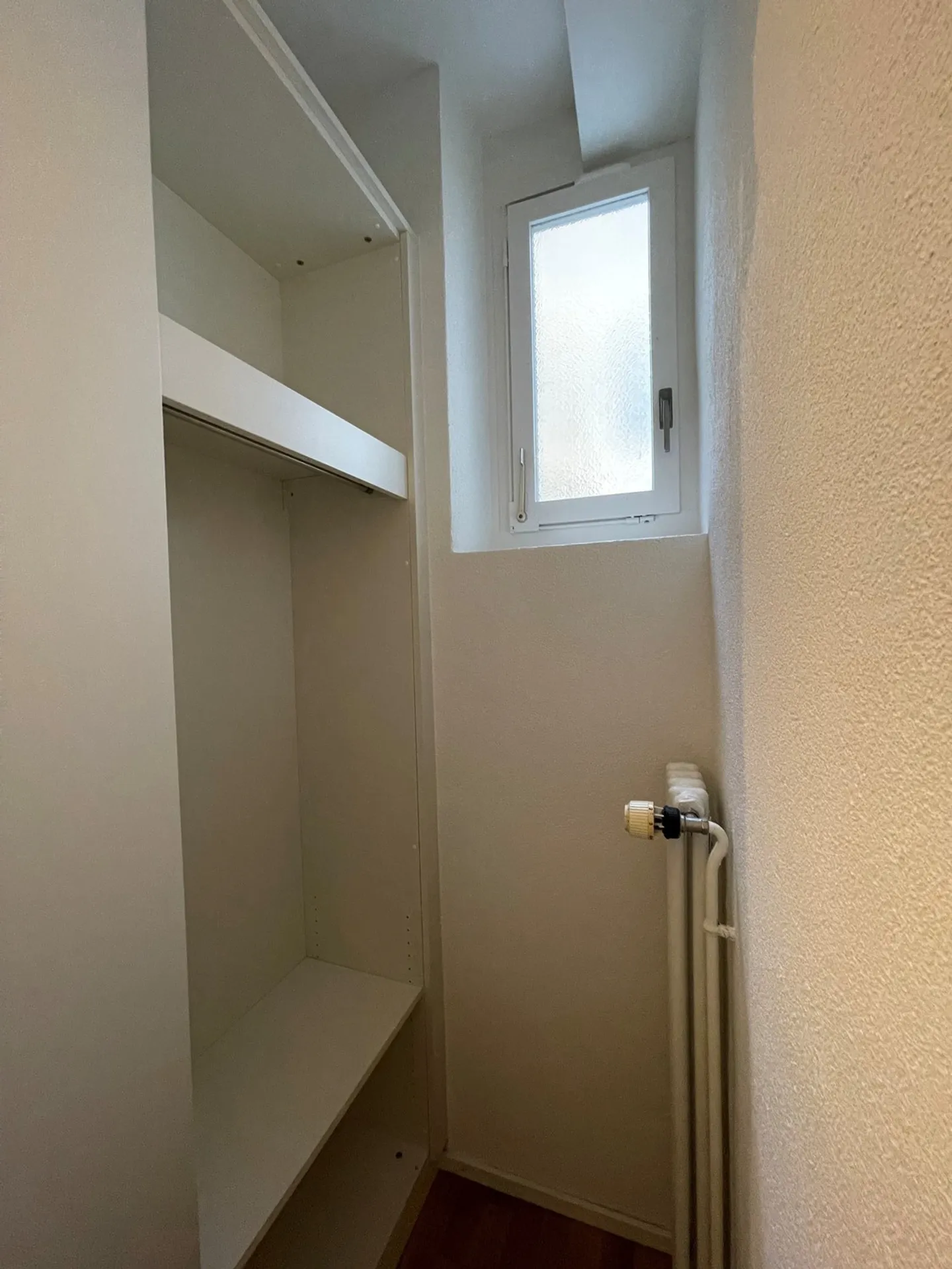 Central, urban, charming living in popular Zurich District 4 - Photo 8 of 9