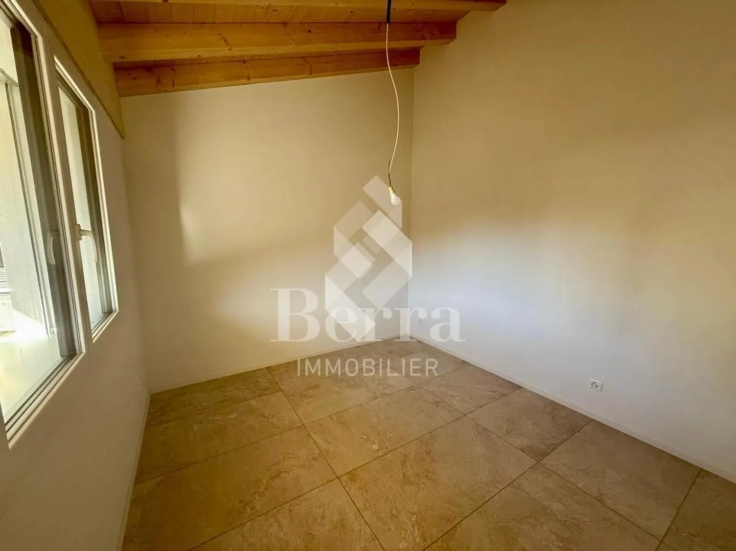 Piccola PPE nei vigneti, attico - Foto 7 di 13