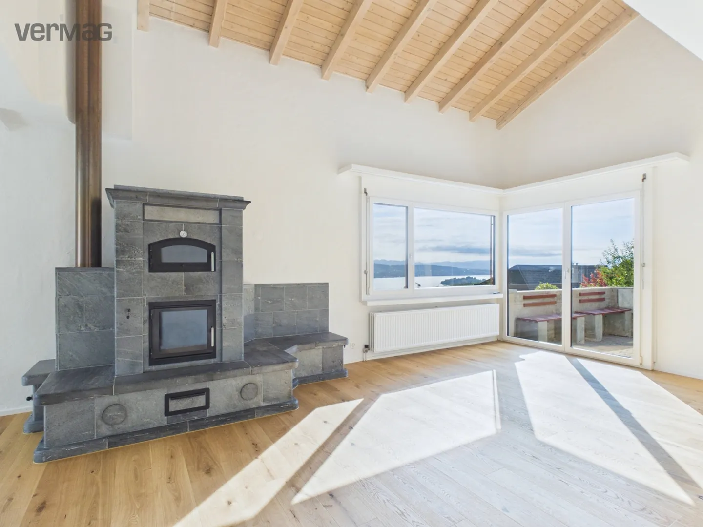 Charming 5.5-Room House with Lake View and Garden in Horgen - Photo 3 of 15