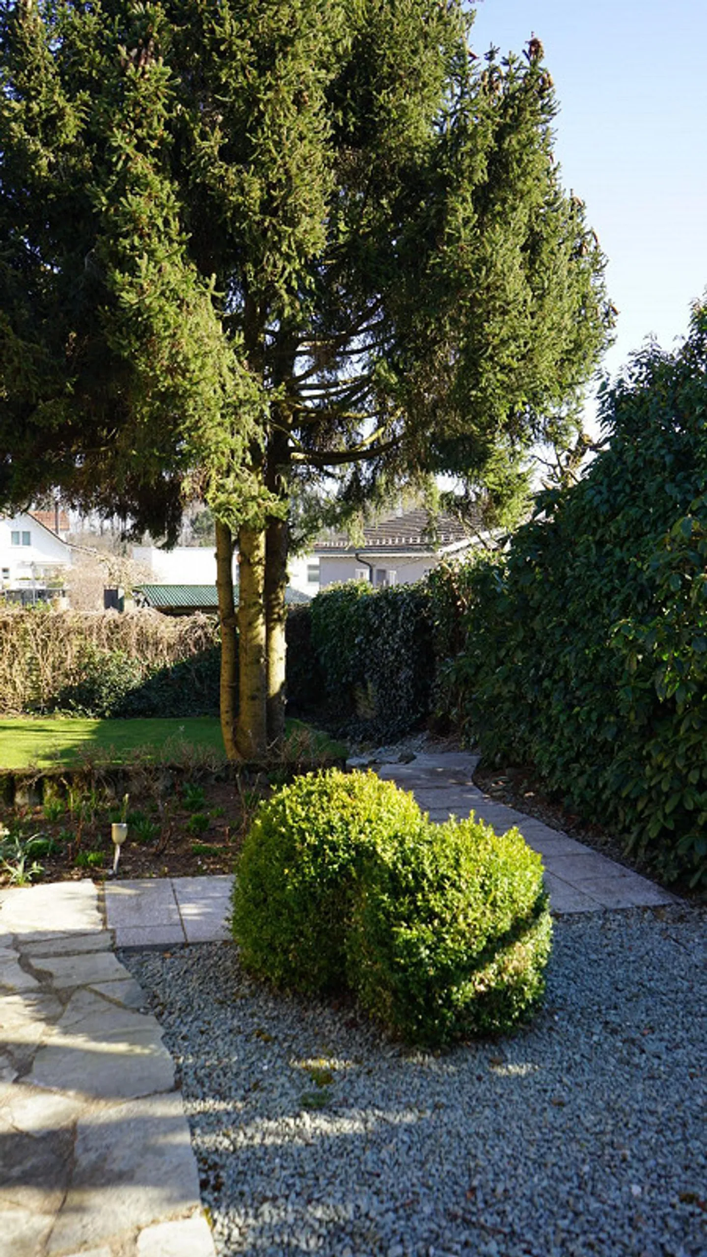 Maison individuelle avec jardin - Photo 2 sur 16