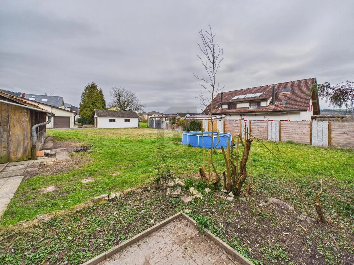VIEL PLATZ - MIT SCHEUNE UND GROSSEM GARTEN! - Photo 2 of 6