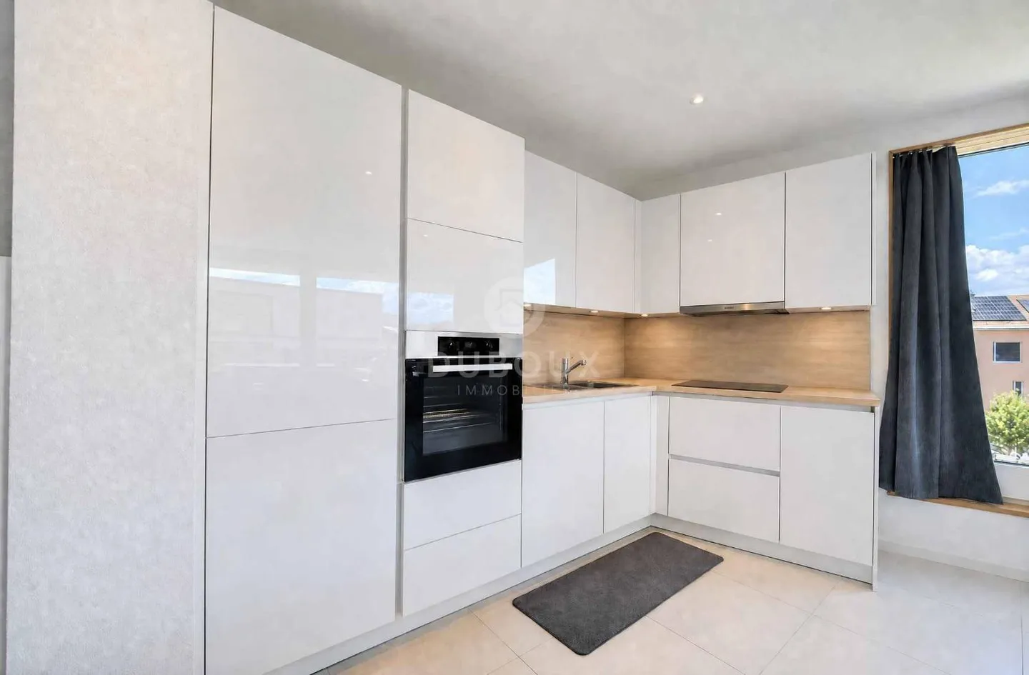 SUPERBE NOUVEAU 2.5 PIÈCES AVEC TERRASSE COUVERTE - Photo 3 sur 9