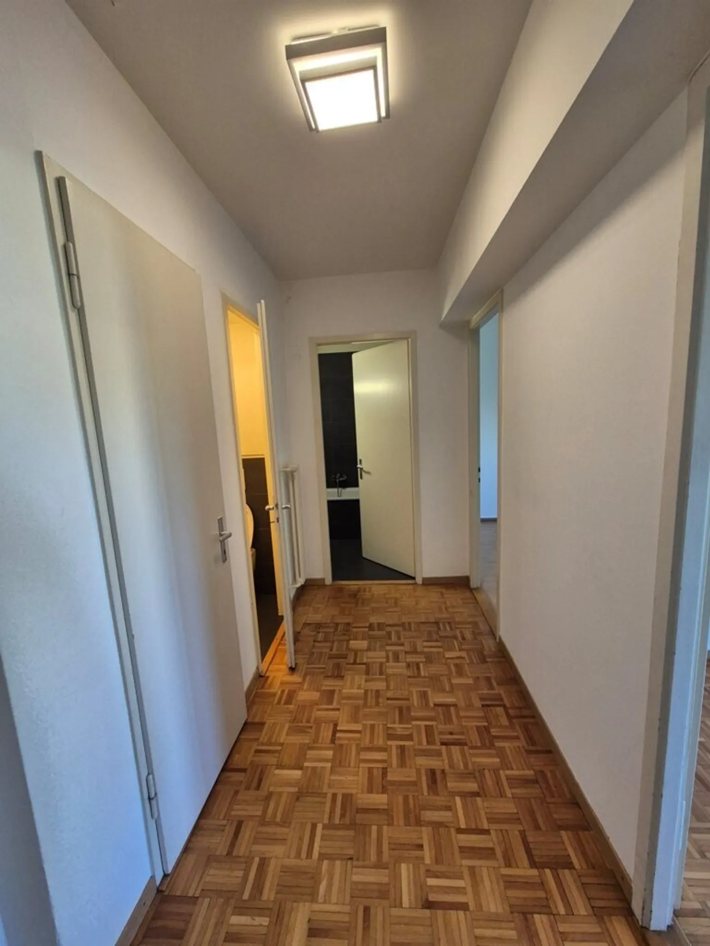 Zu ergreifen! Wunderschöne Unterkunft ideal gelegen! - Foto 2 von 7