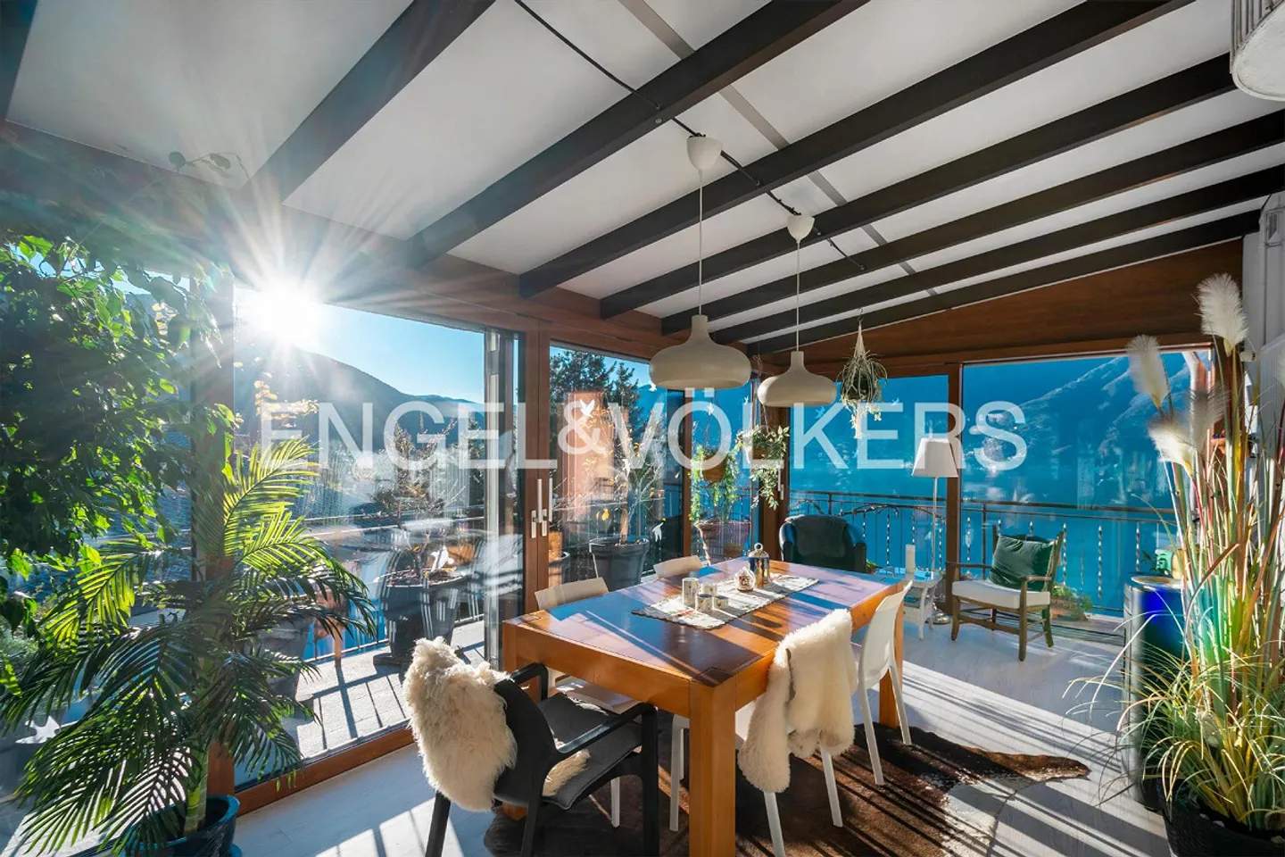 Villa with spectacular lake view (2) - Photo 13 of 22