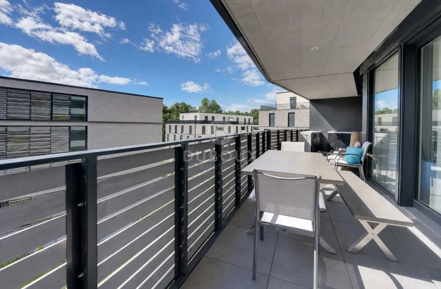 SUPERBE NOUVEAU 2.5 PIÈCES AVEC TERRASSE COUVERTE - Photo 8 sur 9