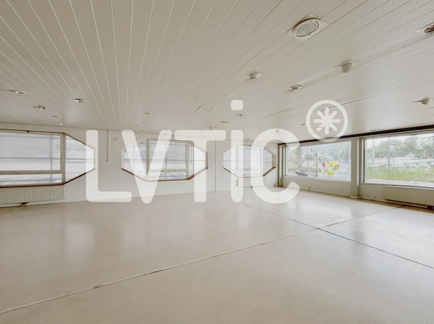 Commerce, showroom de 400 m2 à louer à Montagny-près-Yverdon - Photo 1 sur 3