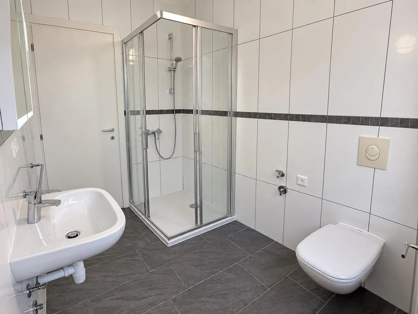 Appartement spacieux de 4,5 pièces rénové dans la ZONE CENTRALE de Mendrisio - Photo 7 sur 10