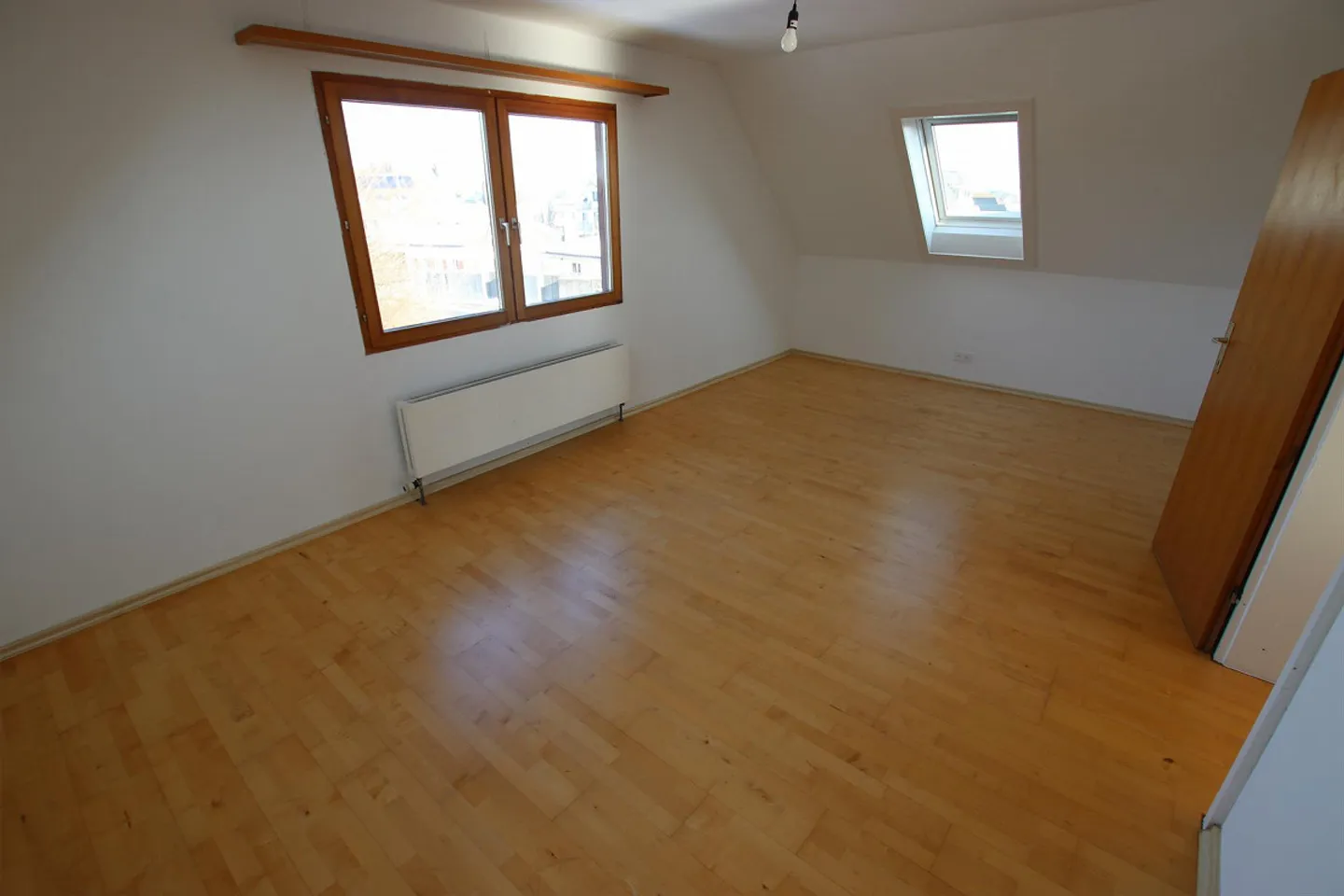 Bezauberndes 6.5 Zimmer Haus im Grünen - Foto 13 von 23