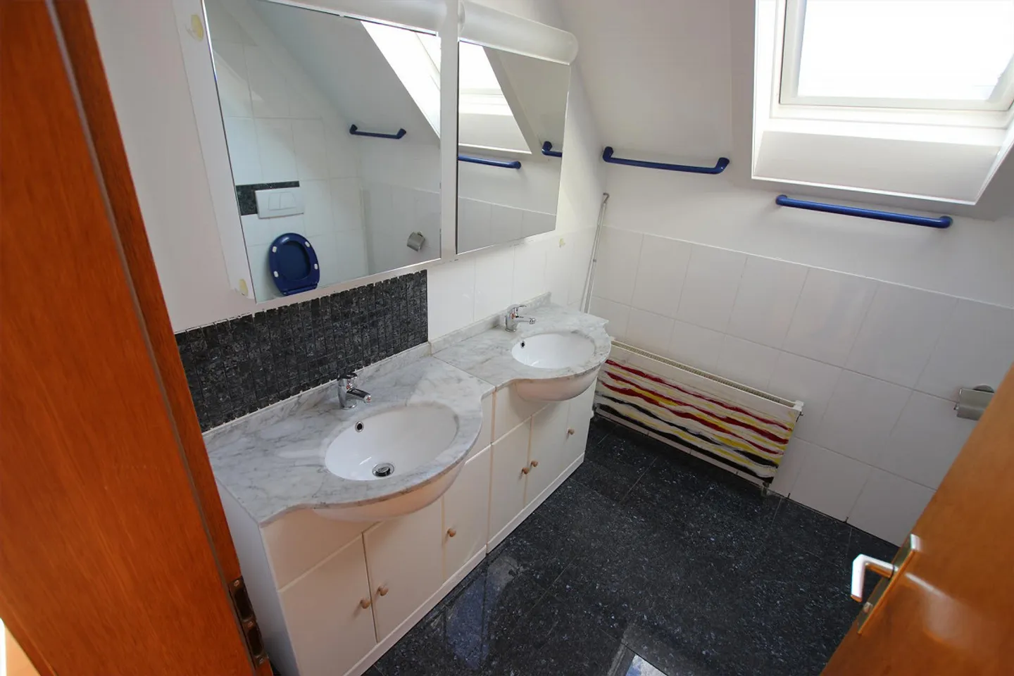 Bezauberndes 6.5 Zimmer Haus im Grünen - Foto 14 von 23