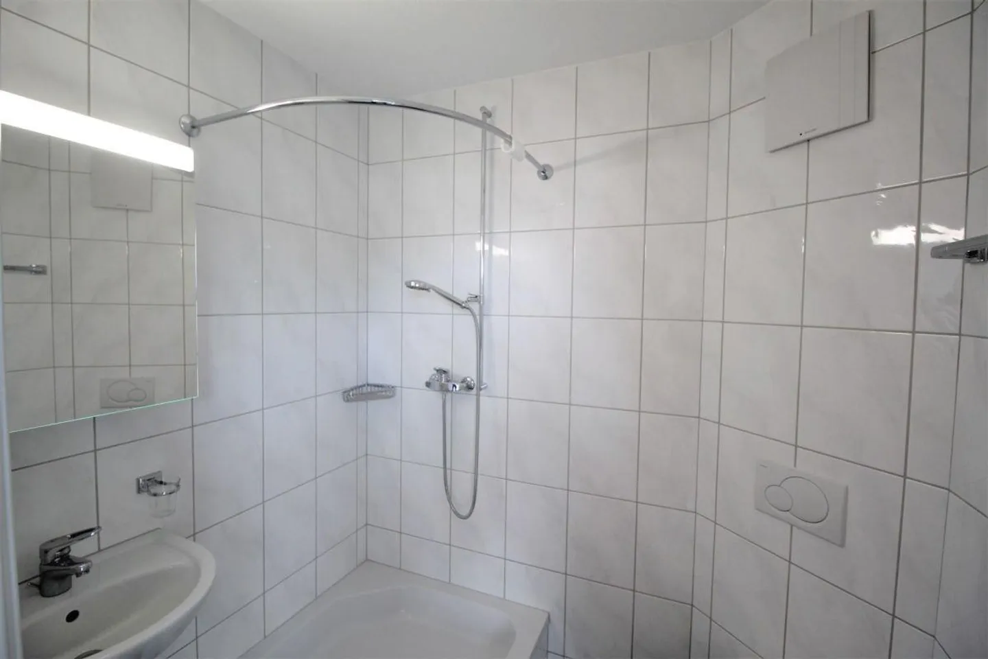 Ideale 2.5-Zimmer-Dachwohnung für Singles! - Foto 6 von 7