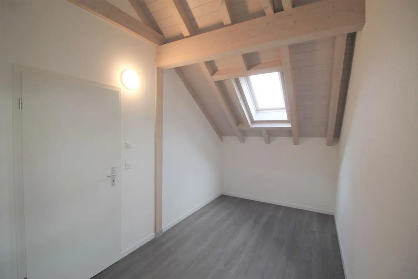 Ideale 2.5-Zimmer-Dachwohnung für Singles! - Foto 4 von 7