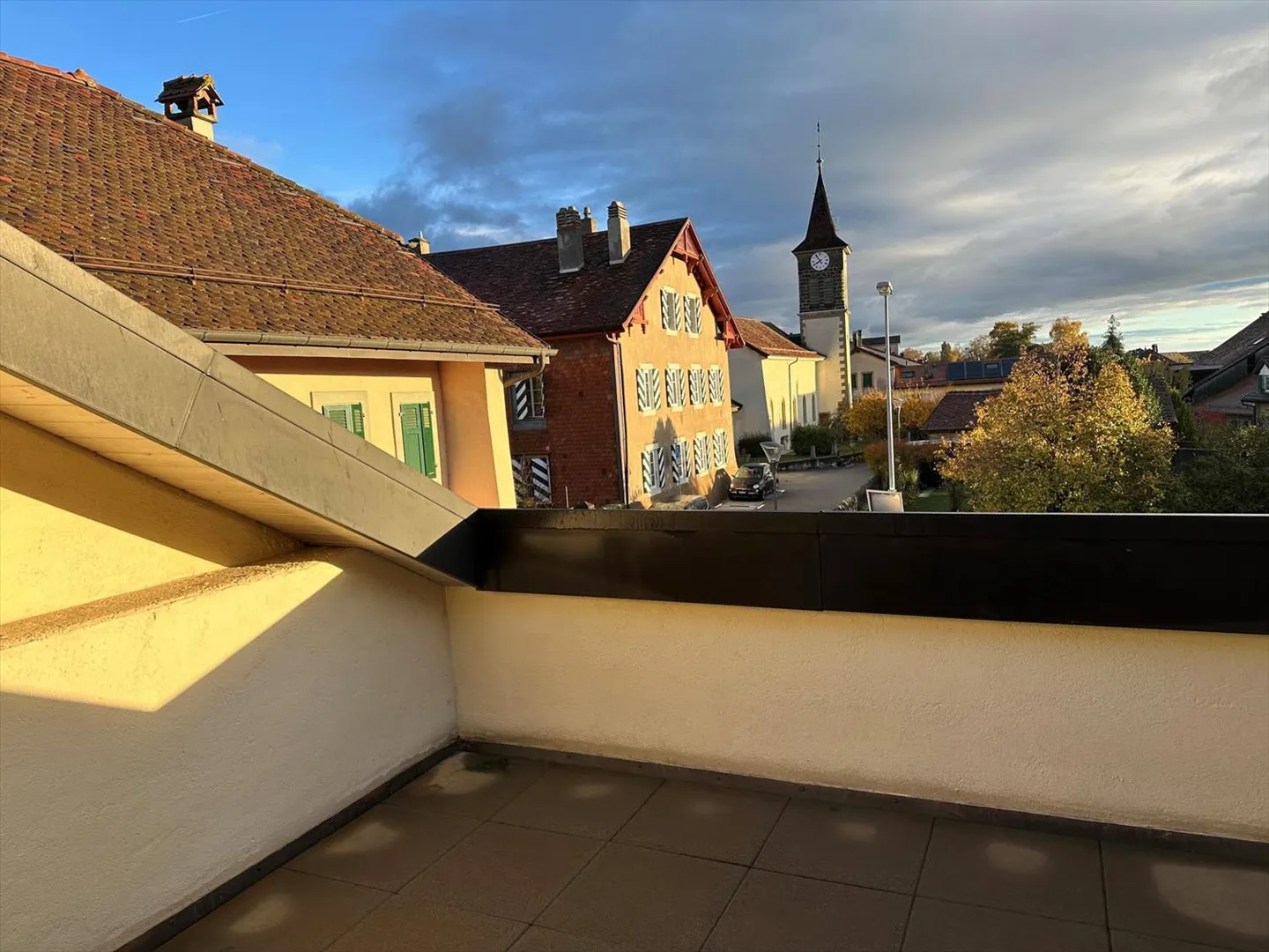 Maison mitoyenne de 4œ pièces type loft - Photo 1 sur 6