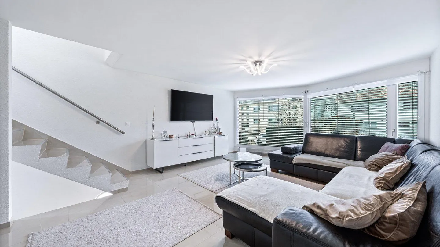 AgentSelly - Maison de ville familiale avec jardin - Photo 1 sur 13