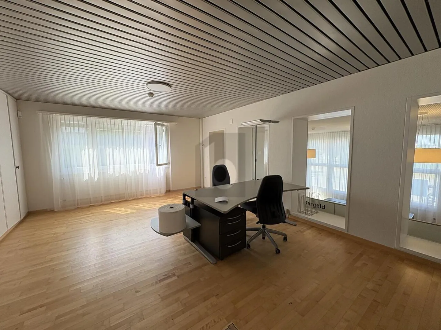 Spazio ufficio versatile ad Aeschi - Foto 3 di 6