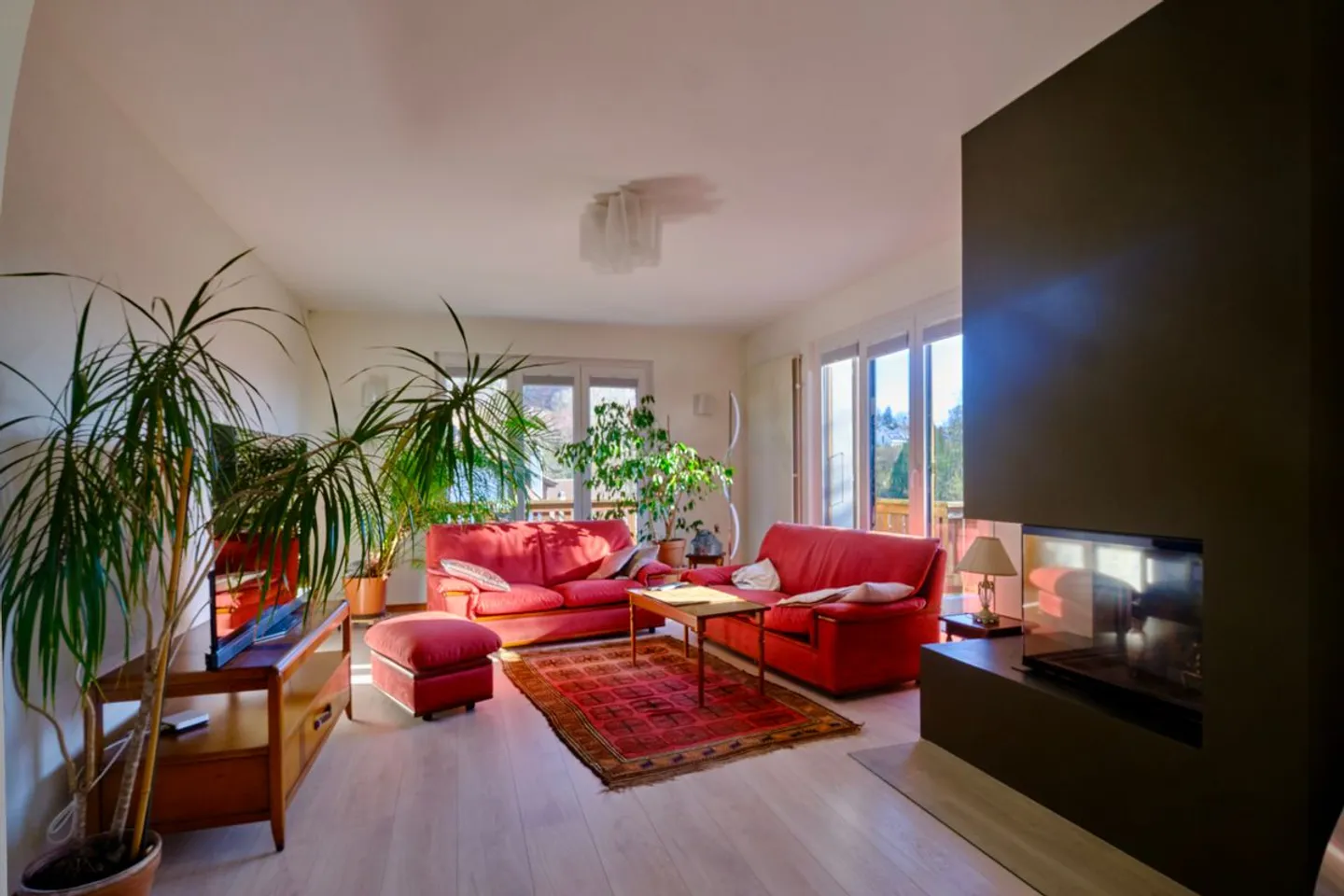 Exclusive Bright Apartment with Terrace and Garden - Photo 5 of 12