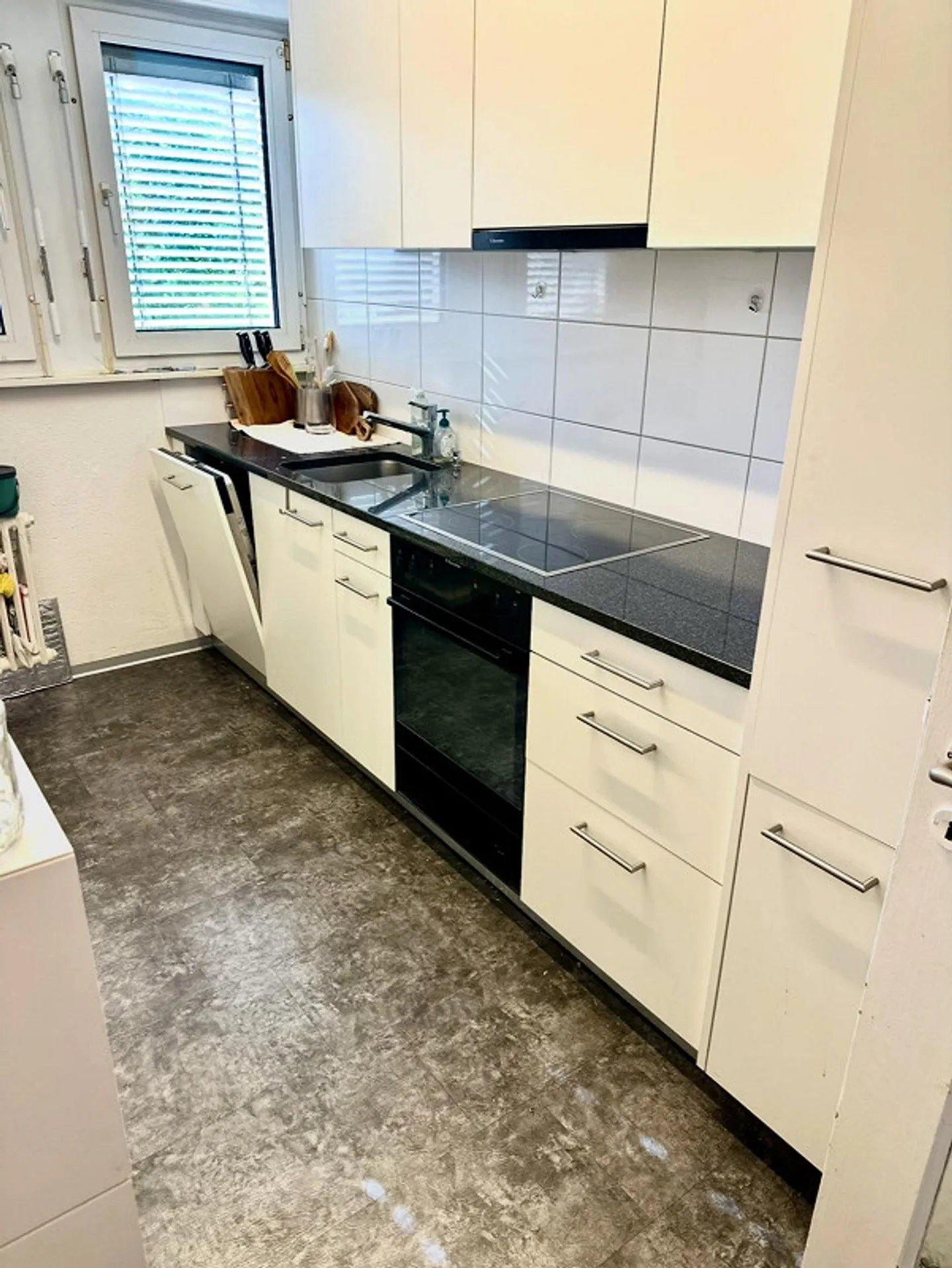 Central 3-room apartment in the heart of ZH-Altstetten - Photo 1 of 8
