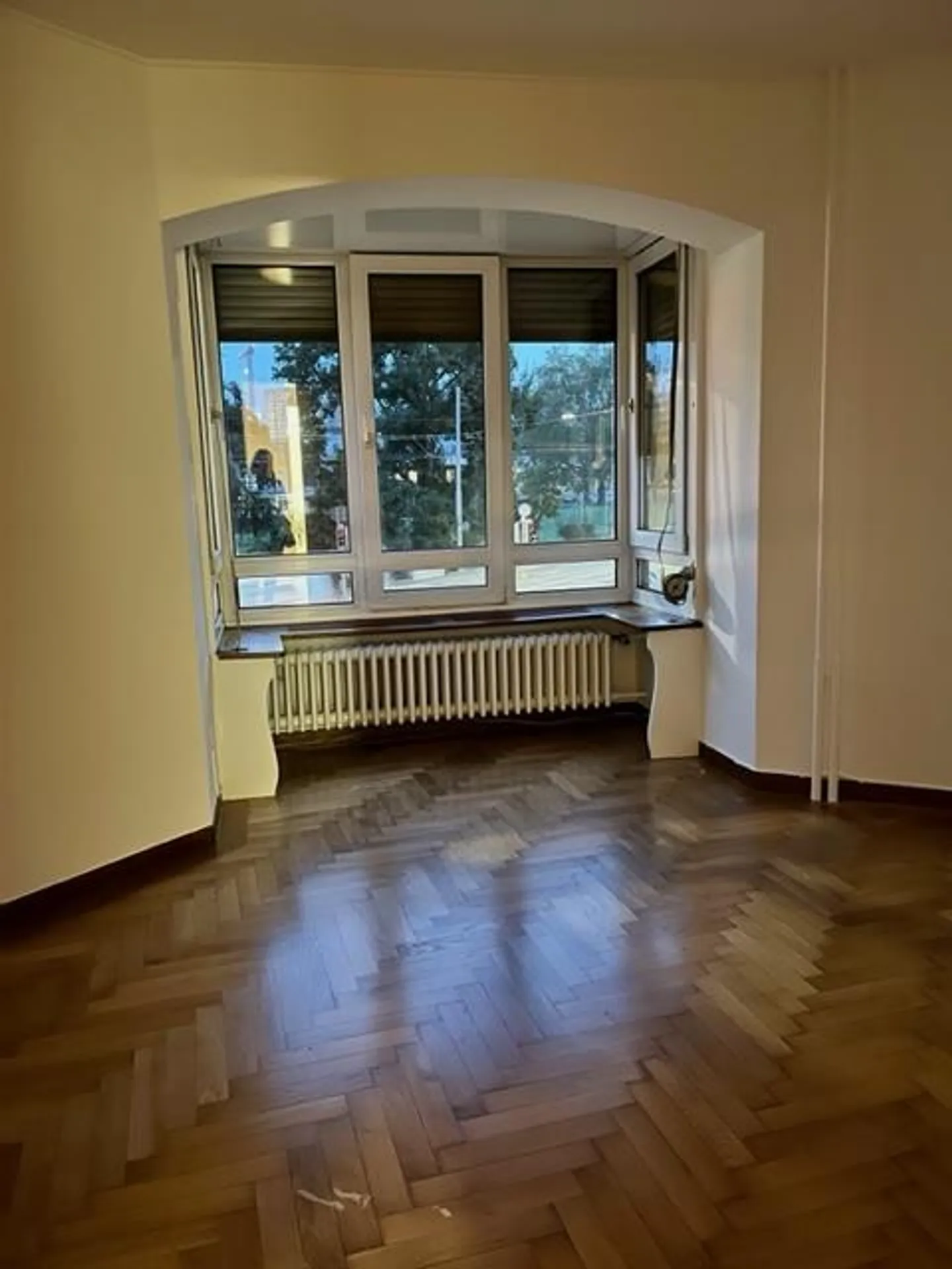 Central 3-room apartment in the heart of ZH-Altstetten - Photo 2 of 8