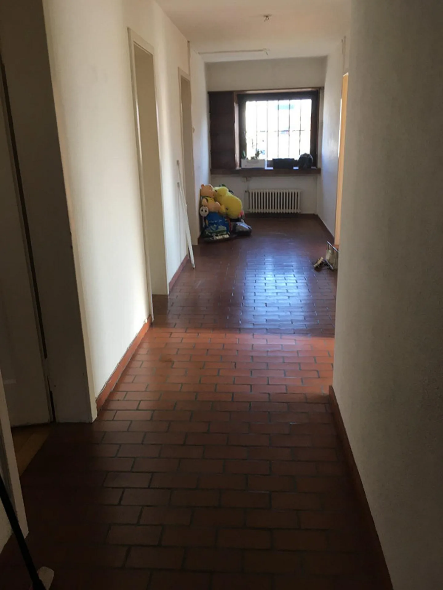 Central 3-room apartment in the heart of ZH-Altstetten - Photo 4 of 8