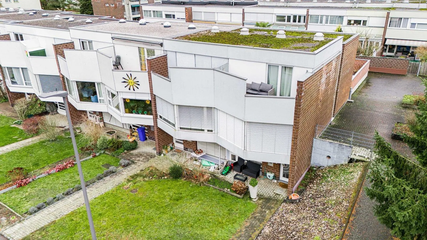 AgentSelly - Maison de ville familiale avec jardin - Photo 9 sur 13