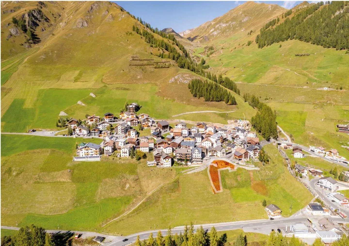 Terreno edificabile con progetto approvato e panorama da sogno - Foto 1 di 7