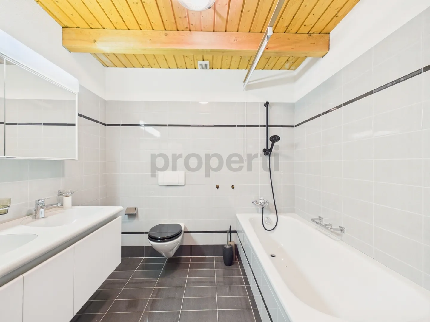 Ampio appartamento duplex di 5,5 locali con balcone a Ermatingen - Foto 10 di 13