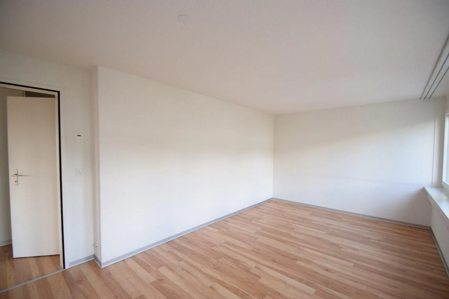 Here you will find an office a new home - Photo 4 of 9