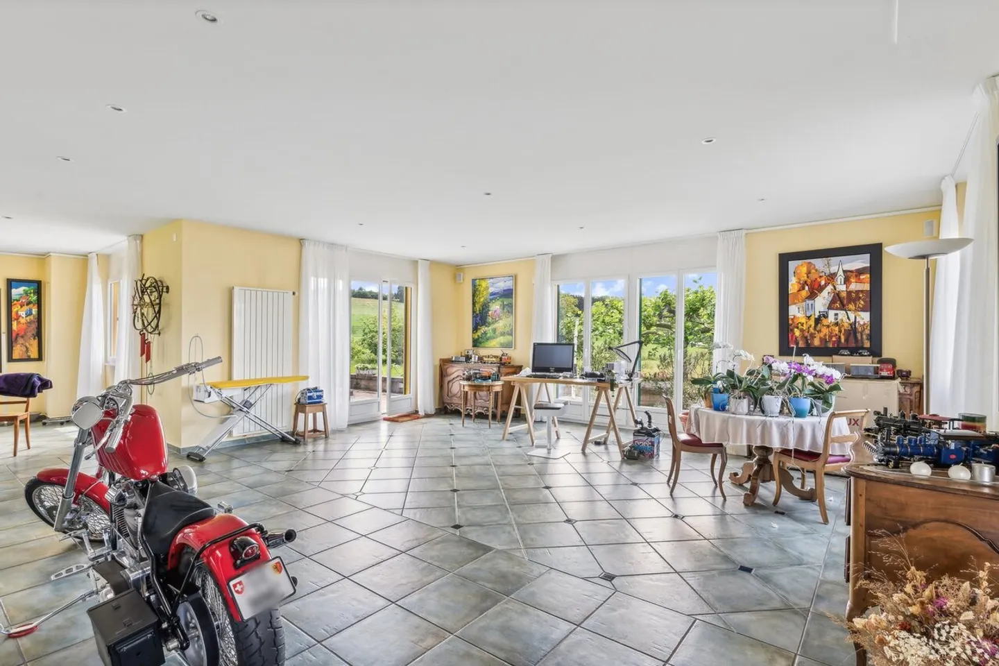 Außergewöhnliche 6,5-Zimmer-Villa mit unabhängigem Studio und Grundstück ... - Foto 3 von 10