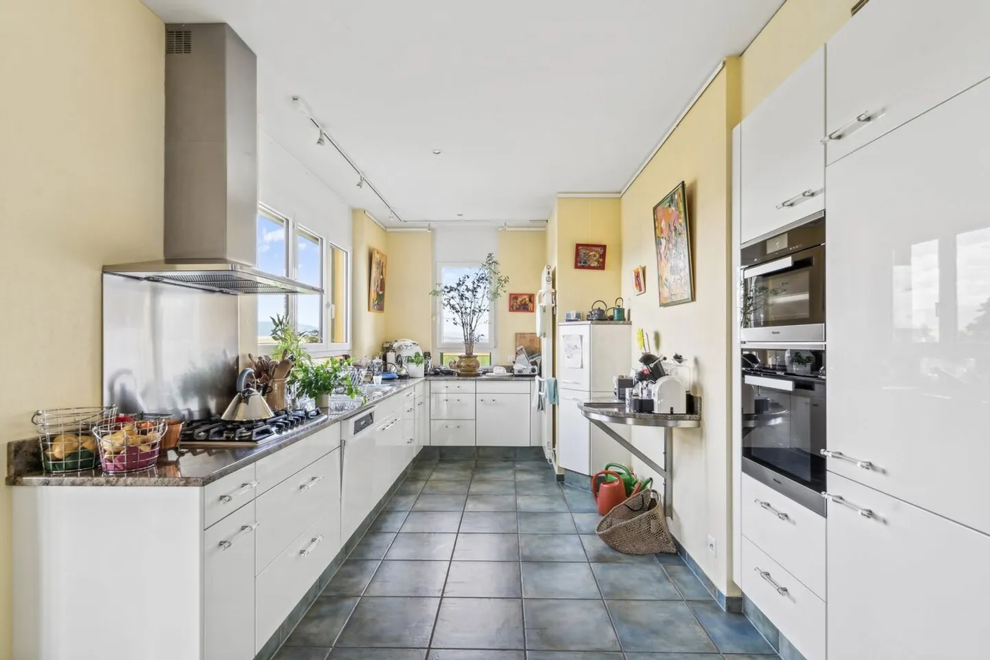 Außergewöhnliche 6,5-Zimmer-Villa mit unabhängigem Studio und Grundstück ... - Foto 5 von 10