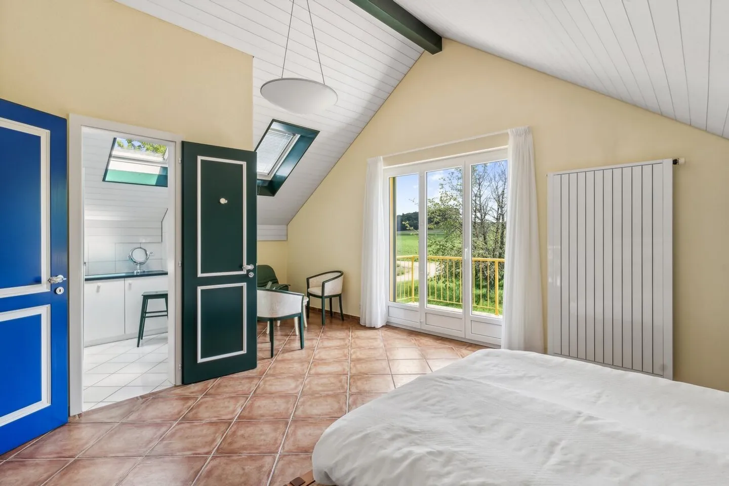 Außergewöhnliche 6,5-Zimmer-Villa mit unabhängigem Studio und Grundstück ... - Foto 7 von 10