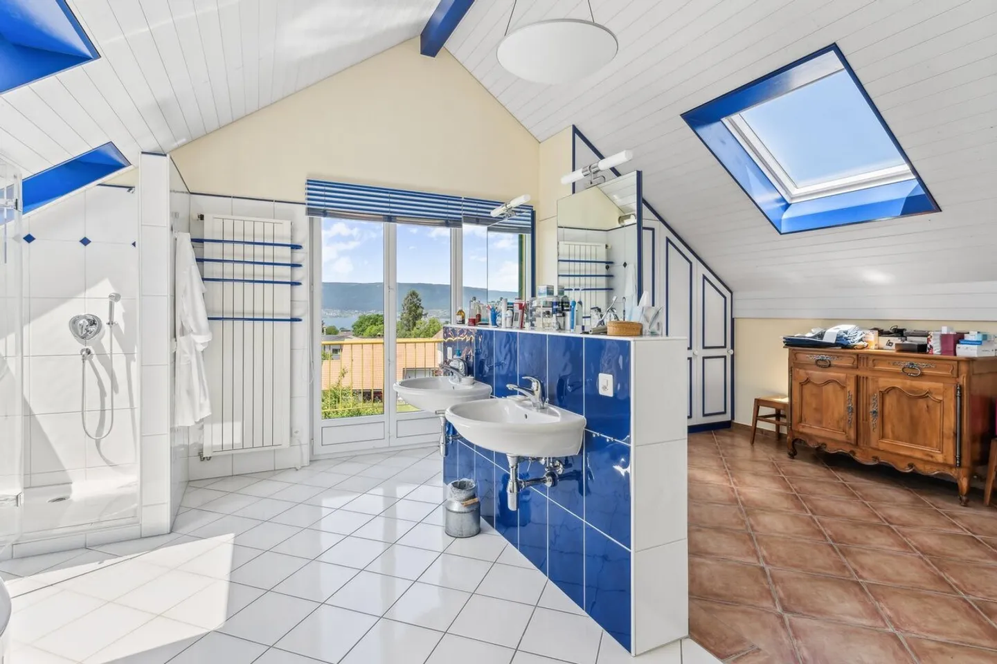Außergewöhnliche 6,5-Zimmer-Villa mit unabhängigem Studio und Grundstück ... - Foto 8 von 10