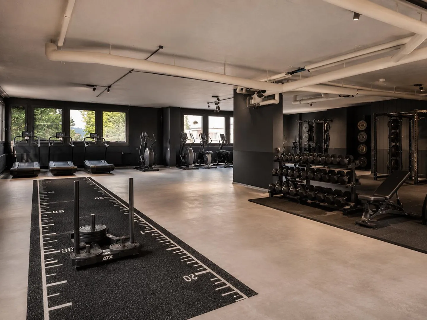 Large Commercial Space - Ideal as a Sports Studio - Photo 3 of 10