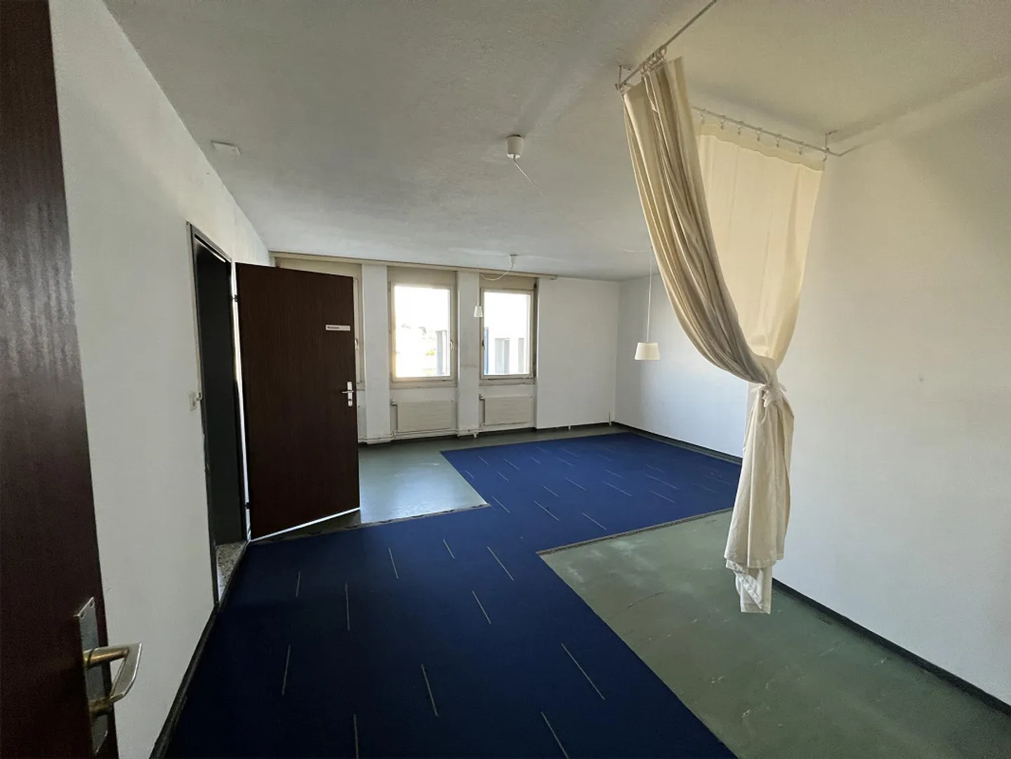 Large Commercial Space - Ideal as a Sports Studio - Photo 5 of 10