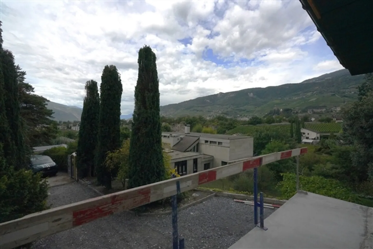 «3.5 ZIMMER WOHNUNG
ZU VERMIETEN IN SIERRE» - Foto 11 von 13
