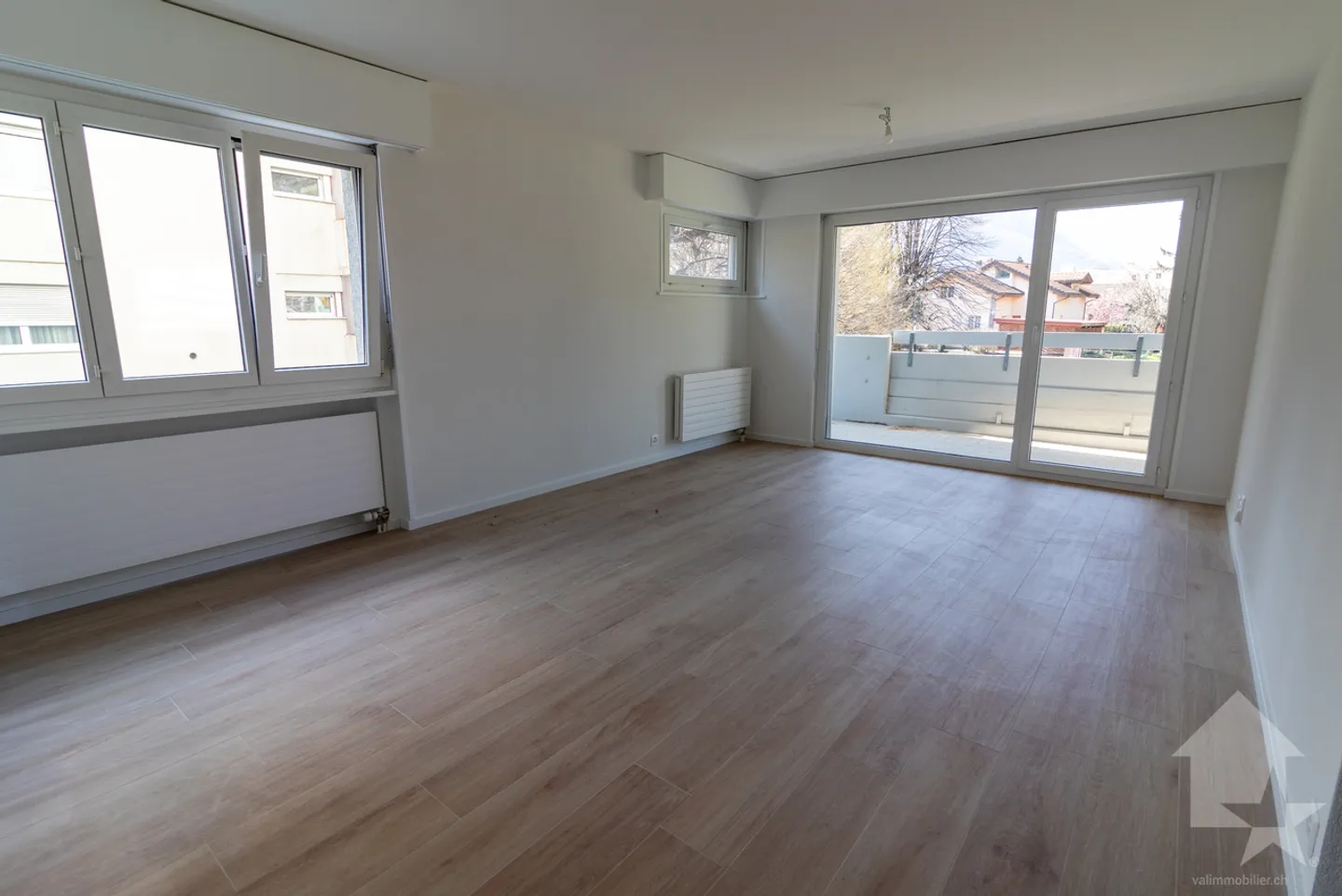 Wunderschönes 3.5-Zimmer-Apartment mit 1 Parkplatz inklusive - Foto 2 von 12
